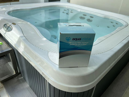 Gebruiksvriendelijk hottub onderhouden met Aqua Kristal